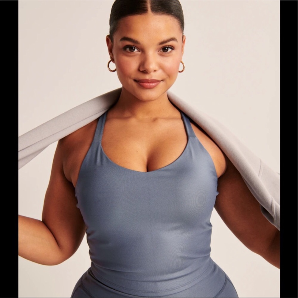 ABERCROMBIE Crop Tank NWT